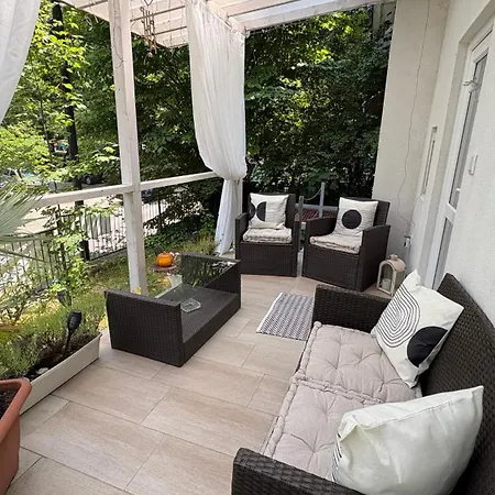 Manland Vendeghaz Apartament *